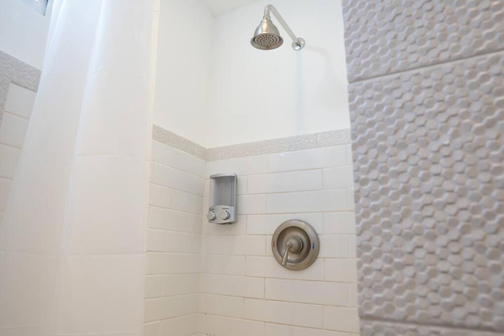 Comfy & Bright Apt @ Calle Loiza - Walk To Beach / Calle Loiza Abajo -N Apartment San Juan Ngoại thất bức ảnh